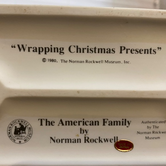 Norman Rockwell Porcelain Figure 1980 Wrapping Christmas Presents made in Japan - Picture 7 of 10